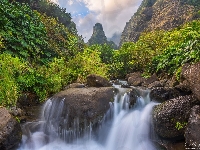 Potok Iao Valley, Roślinność, Hawaje, Wyspa Maui, Skały