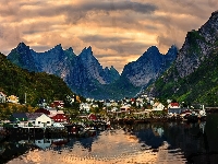 Domy, Lofoty, Chmury, Norwegia, Wieś Reine, Góry