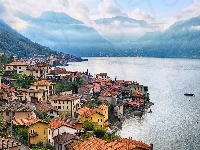 Góry Alpy, Miasto Como, Włochy, Jezioro Como, Domy, Region Lombardia