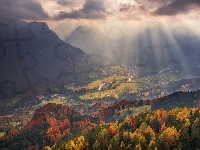 Góry, Jesień, Gmina Jesenice, Słowenia, Przebijające światło