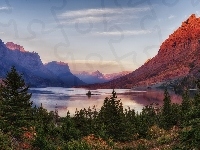Jezioro Saint Mary Lake, Stan Montana, Drzewa, Stany Zjednoczone, Park Narodowy Glacier, Góry