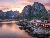 Morze Norweskie, Norwegia, Skały, Lofoty, Wioska Reine, Góry, Domy, Roślinność