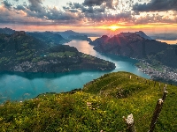 Chmury, Jezioro Czterech Kantonów, Szwajcaria, Alpy Szwajcarskie, Zachód słońca, Góry, Roślinność