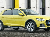 Audi A1 Citycarver, Żółte, Bok