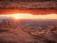 Łuk Mesa Arch, Stan Utah, Promienie słońca, Stany Zjednoczone, Park Narodowy Canyonlands, Skały