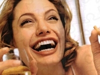 Angelina Jolie, ładny uśmiech