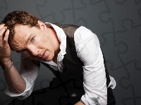 Biała, Benedict Cumberbatch, Koszula