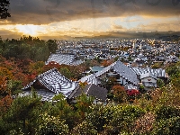 Domy, Japonia, Drzewa, Chmury, Góry, Kioto, Dachy