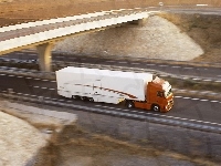 Ciągnik i Przyczepa, Ciężarówka Volvo, Autostrada