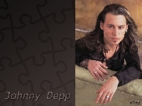 długie włosy, Johnny Depp, dłonie
