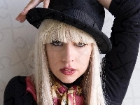 Lady Gaga, Kapelusz