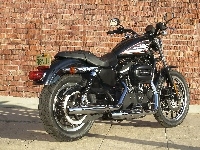 Harley Davidson Sportster XL883R, Amortyzator