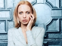 jasne włosy, Angelina Jolie, biała koszula