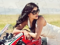 Motor, Kobieta, Brunetka, Ducati