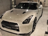 Nissan GT-R, Biały, Salon
