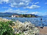 Obłoki, Różaneczniki, Włochy, Jezioro Maggiore, Miasteczko