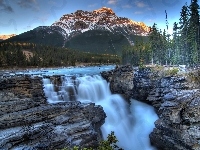 Prowincja Alberta, Skały, Góry, Park Narodowy Jasper, Wodospad Athabasca Falls, Kanada, Rzeka Athabasca, Las