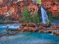 Rzeka Havasu Creek, Skały, Kanion, Park Narodowy Wielkiego Kanionu, Stany Zjednoczone, Wodospad Havasu Falls, Arizona, Drzewa