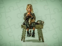 Jabłko, Krzesło, Dziecko, Dziewczynka, Kask