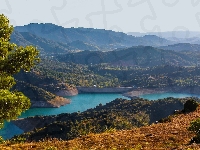 Wzgórza, Hiszpania, Miejscowość Siurana, Jezioro, Zbiornik wodny, Góry, Rzeka Estopina, Prowincja Tarragona
