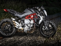 Motocykl, MV Augusta Brutale 800