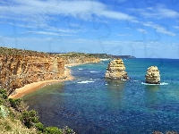 Kolumny wapienne, Klif, Plaża, Cieśnina Bassa, Morze, Australia, Skały, Ocean, Park Narodowy Port Campbell, Dwunastu Apostołów, Niebo