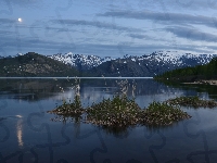 Jezioro Jack London, Góry, Trawy, Kołyma, Rosja, Kępki, Ośnieżone, Drzewa, Magadan