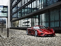 Czerwony, Koenigsegg Regera