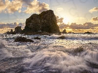 Chmury, Skały, Fale, Miejscowość Cannon Beach, Stany Zjednoczone, Morze, Wybrzeże, Poranek, Stan Oregon