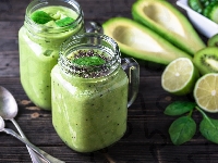 Zielone, Słoiki, Łyżeczki, Smoothie, Deski, Kiwi, Limonki, Napój, Awokado, Owoce