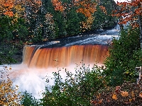 Park stanowy Tahquamenon Falls, Stany Zjednoczone, Miejscowość Paradise, Las, Jesień, Wodospad Tahquamenon, Rzeka Tahquamenon, Stan Michigan
