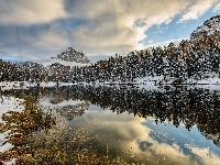 Góry Dolomity, Jezioro Antorno Lake, Drzewa, Mostek, Włochy, Las, Zima, Masyw Tre Cime di Lavaredo, Prowincja Belluno