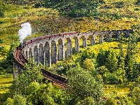 Wiadukt Glenfinnan, Miejscowość Glenfinnan, Roślinność, Szkocja, Dolina, Pociąg