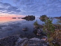 Wysepki, Rosja, Zachód słońca, Skały, Chmury, Jezioro Ładoga, Drzewa, Karelia