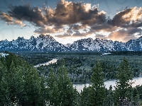 Chmury, Stany Zjednoczone, Drzewa, Rzeka Snake River, Las, Park Narodowy Grand Teton, Góry Skaliste, Stan Wyoming