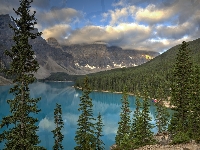 Alberta, Chmury, Drzewa, Park Narodowy Banff, Las, Kanada, Jezioro Moraine, Góry