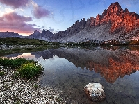 Góry, Jezioro Laghi dei Piani, Chmury, Dolomity, Włochy, Góra Paternkofel, Roślinność