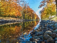Kamienie, Rzeka, Drzewa, Jesień