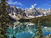 Park Narodowy Banff, Alberta, Drzewa, Góry, Odbicie, Las, Kanada, Jezioro Moraine, Chmury