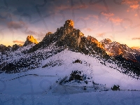 Góry, Zima, Droga, Chmury, Włochy, Dolomity, Przełęcz Giau Pass, Góra Ra Gusela, Belluno