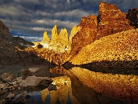 Szczyt Fitz Roy, Argentyna, Park Narodowy Los Glaciares, Jezioro, Kamienie, Góry Andy, Skały, Patagonia