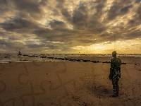 Rzeka Mersey, Posąg, Anglia, Żeliwny, Zachód słońca, Plaża Crosby Beach, Liverpool