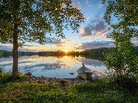 Rzeka Oulujoki, Łódka, Finlandia, Zachód słońca, Drzewa, Oulu