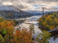 Drzewa, Stany Zjednoczone, Góry, Rzeka Hudson River, Purple Heart Veterans Memorial Bridge, Jesień, Most Bear Mountain Bridge, Nowy Jork