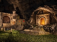 Ojo Guarena, Ermita de San Bernabe, Skała, Noc, Hiszpania, Drzwi, Sanktuarium, Schody, Burgos