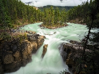 Rzeka Sunwapta, Drzewa, Kanada, Skały, Wodospad Sunwapta Falls, Park Narodowy Jasper, Prowincja Alberta