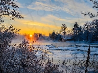 Domy, Rzeka, Wschód słońca, Siikakoski, Finlandia, Drzewa, Zima, Oszronione, Kotka