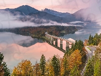 Góry, Most, Niemcy, Jezioro Sylvensteinsee, Jesień, Mgła, Bawaria