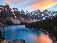 Moraine Lake, Kanada, Park Narodowy Banff, Góry, Drzewa, Jezioro, Lasy, Prowincja Alberta