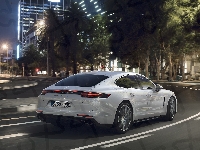 2017, Białe, Porsche Panamera Turbo S E-Hybrid, Ulica